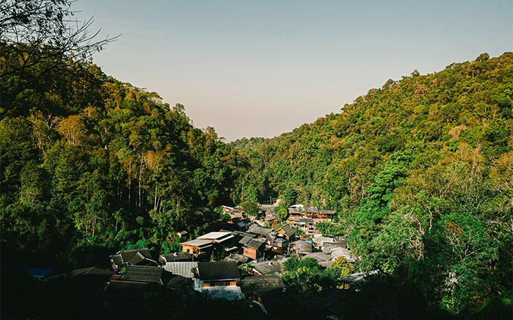 Vue du village ecoresponsable de Baan Mae Kamphong dans le Nord de la Thailande
