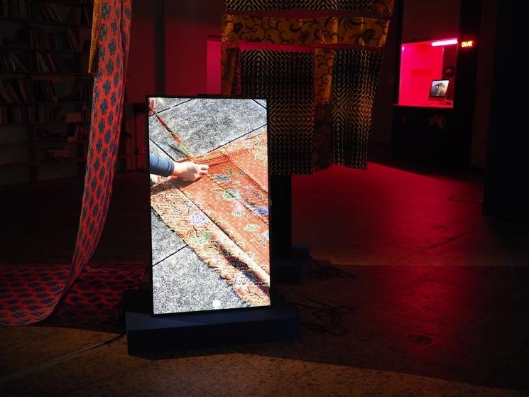 Exposition Close to home Savvy Contemporary