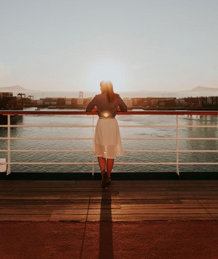 Photo d'une femme de sos en croisière
