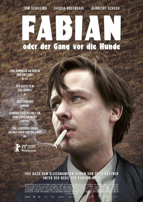 Fabian fumant une cigarette devant un mur de briques, affiche du film