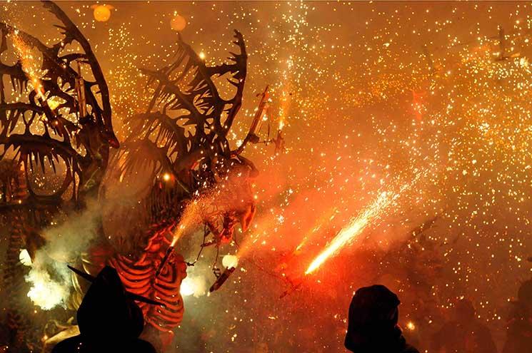 Danse du dragon nouvel an chinois Espagne