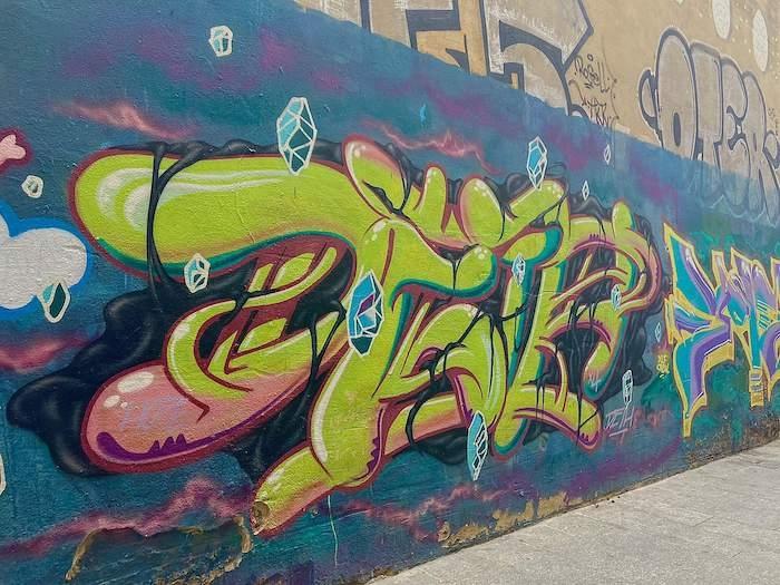 une oeuvre de street art de l'artiste Deih à Valencia