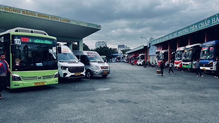 Départ : le bus 172 attendait à la gare routière de Vũng Tàu.