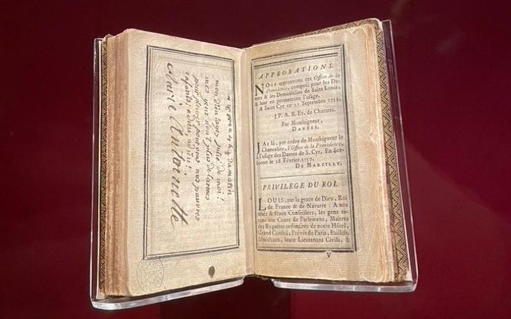 Photo de l'exposition "Marie-Antoinette Style au V&A