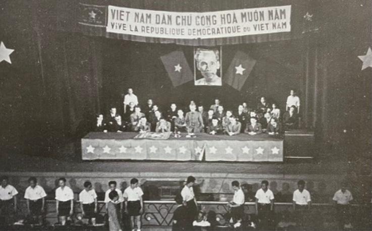 Discours de Ho Chi Minh devant la communauté vietnamienne