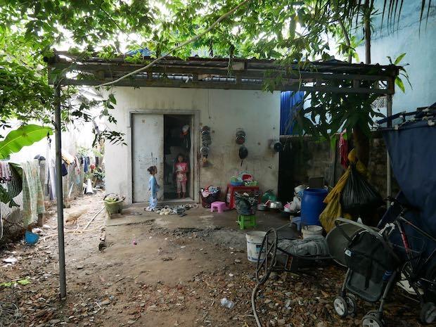 Dans la maison d’une famille de Klang Leu.