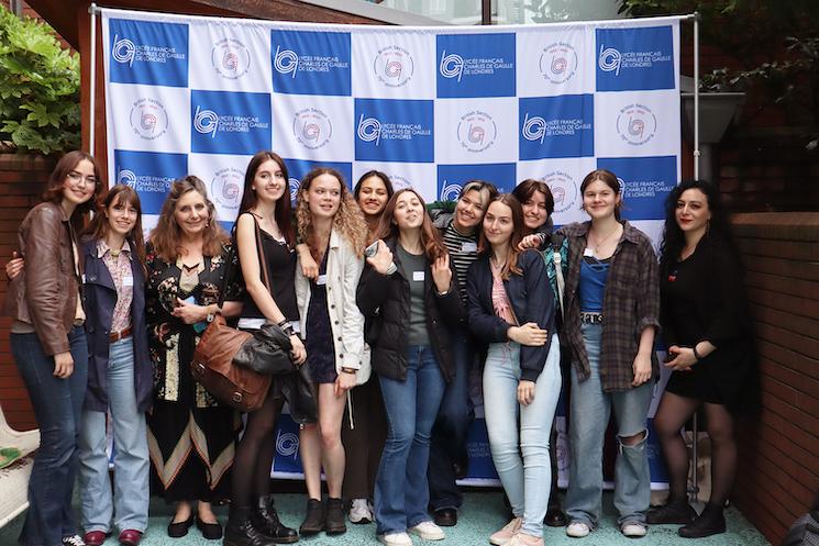 Les élèves du Lycée Français Charles de Gaulle de Londres fête les 70 ans de sa British section