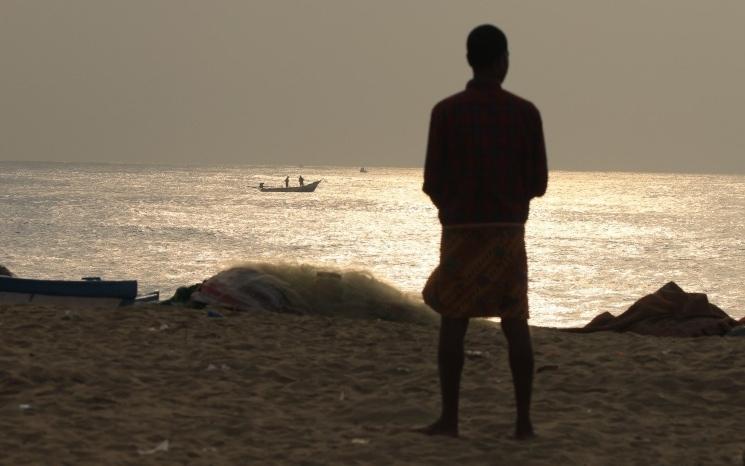 Lever de soleil sur la plage d'Elliot Beach à Chennai