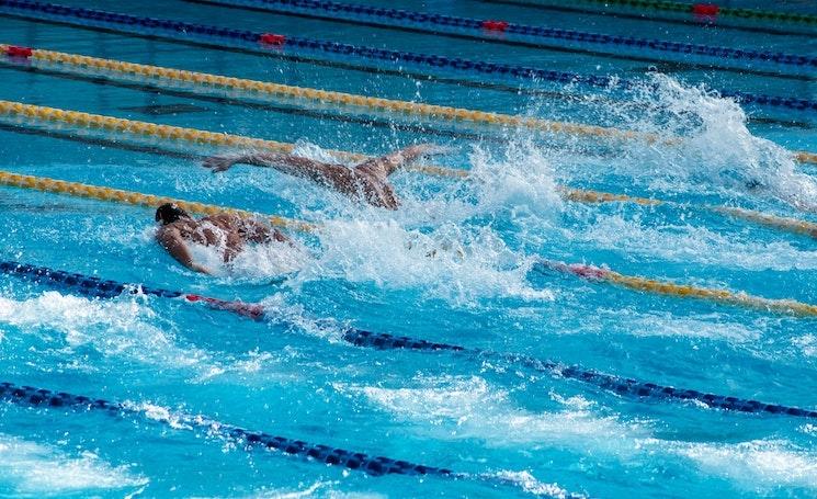 Entrainement de natation dans une piscine viennoise