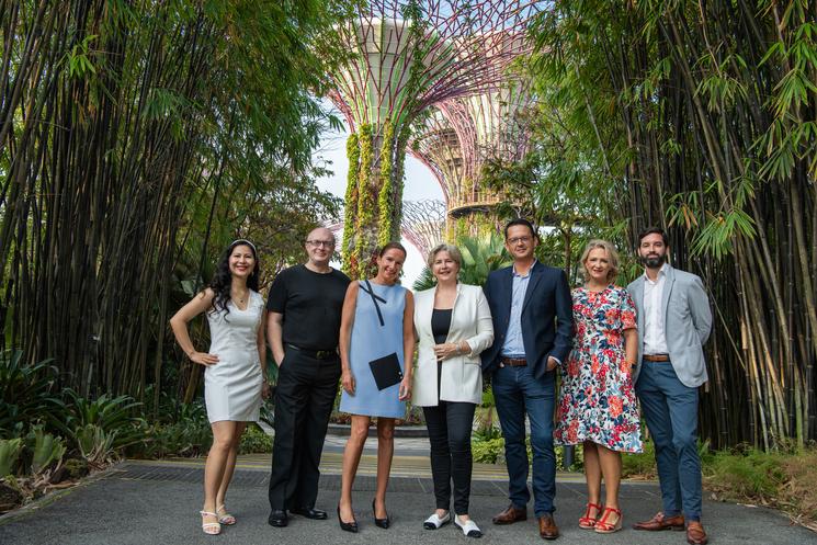 groupe de personnes dans un parc