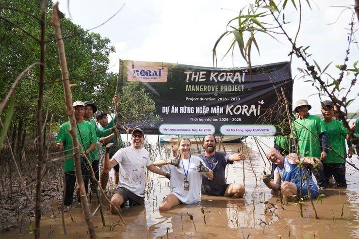 L’équipe de Koraï participe aux 100 premières plantations