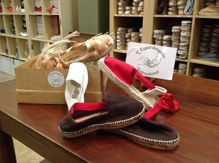 Les créations de l'Espardenyeria Valenciana : des espadrilles de toutes les formes et de toutes les couleurs