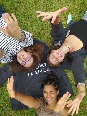 Evacilie et Giulia au Mahindra world college de Pune