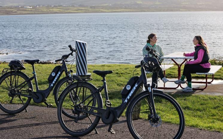 Faire du vélo sur l'île de Valentia, dans le comté de Kerry
