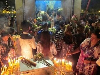 Fete de Pchum ben au Cambodge.jpg