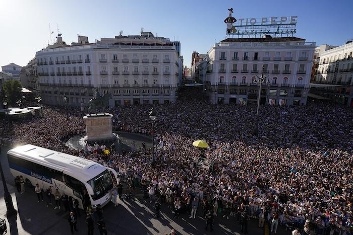 le bus des joueurs du réal madrid