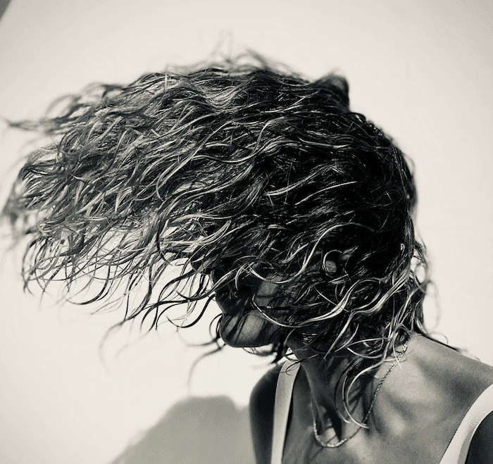 une photo réalisée par Gaetane August d'une femme avec des cheveux longs