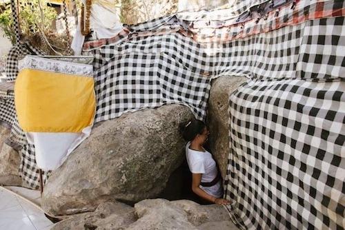 Acces au temple de Goa Giri Putri