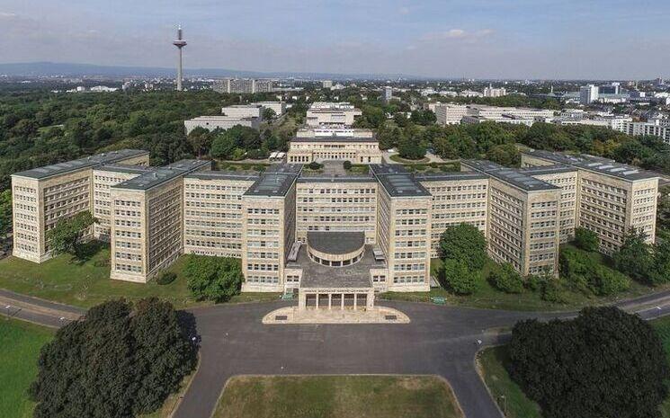 Le bâtiment de l'université Goethe à Francfort