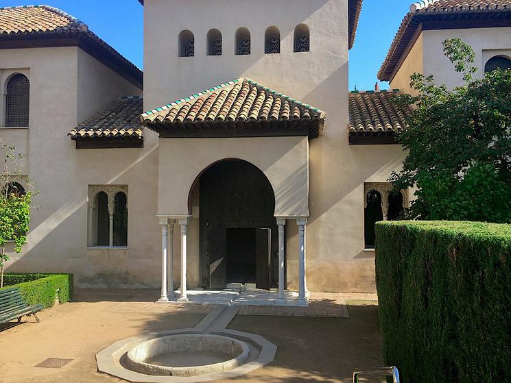 Palacio de Alcázar del Genil, en Granada. Date 31 October 2017, 13:10:22 Source Own work Author Andreuvv