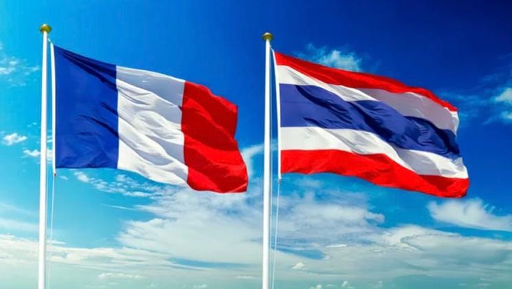 Drapeaux français et thaï