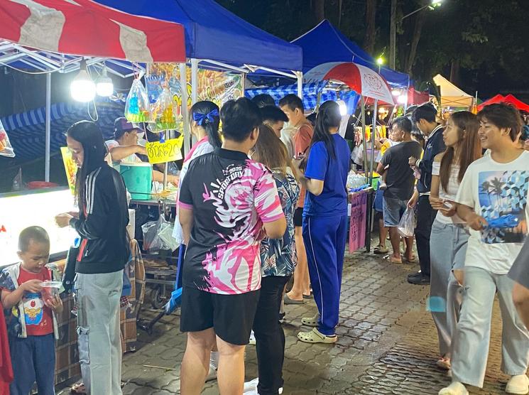 Stand nourriture fête foraine thaïe