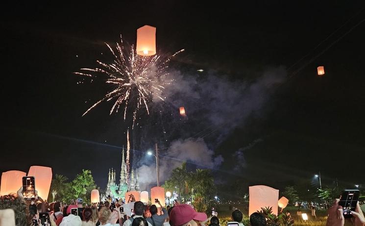 Yi Peng 2025 à Chiang Mai