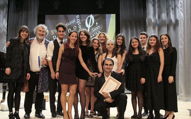 Le jury des Jeunesses musicales avec Mamikon Makhapetov