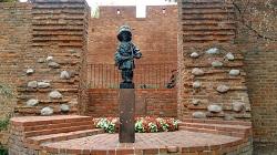 Varsovie statue petit insurgé