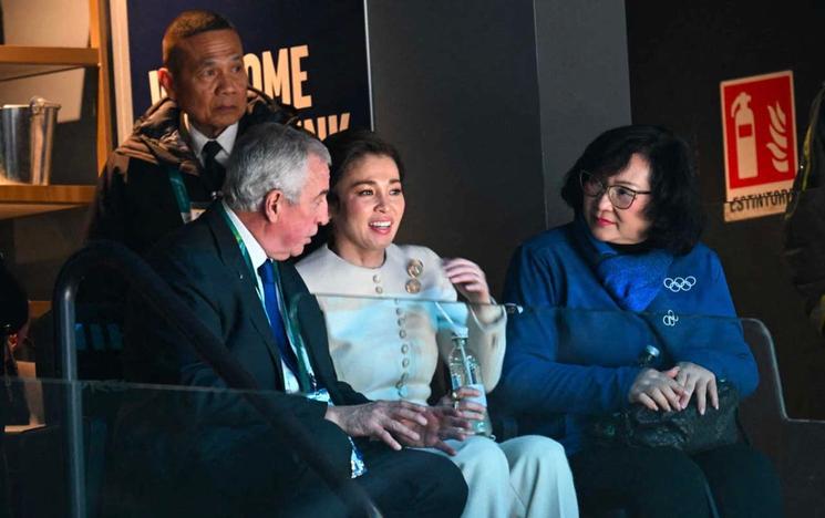 La reine de Thaïlande aux JO de Cortina