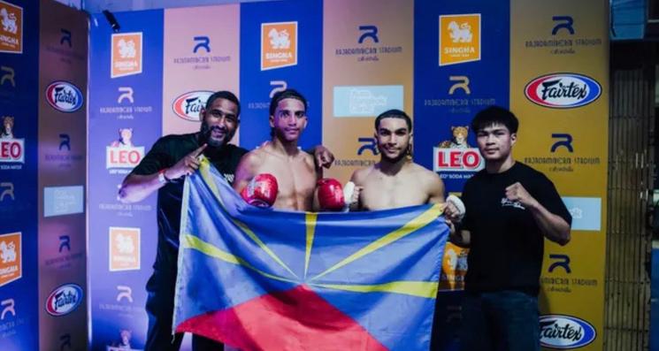 Feux jeunes boxeurs thaï réunionnais vainqueurs à Bangkok