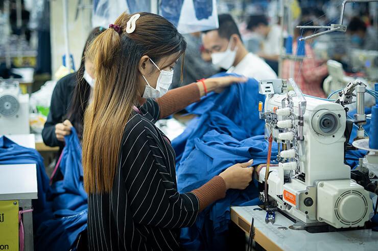 Im Sopheal leader syndicale dans une usine de textile