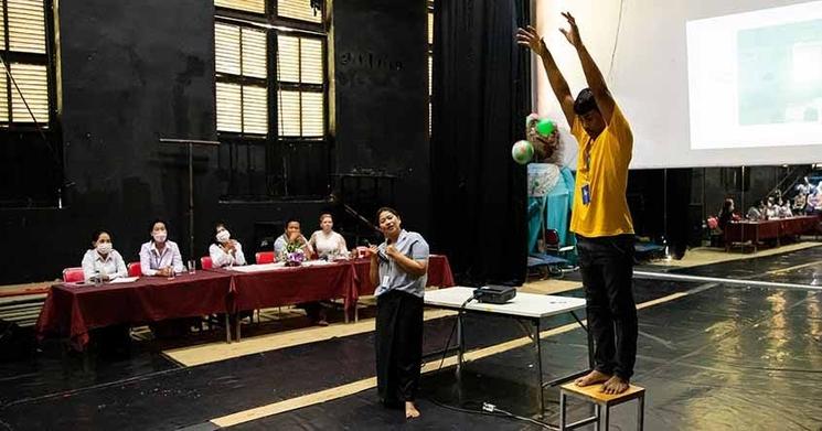 Intégrer l’ art dans les programmes des maternelles au Cambodge Phare