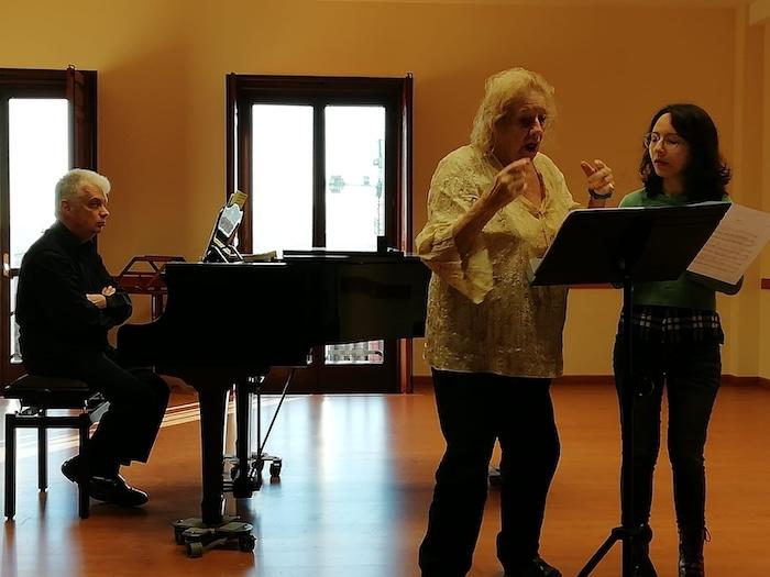 Jeannine Bouché avec une de ses élèves en Espagne