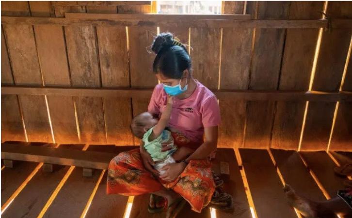 Des progrès pour l'allaitement maternel au Cambodge Douze hôpitaux, dont le Centre national de santé maternelle et infantile, viennent d’être reconnus comme Centres d’excellence pour l’allaitement, afin d’encourager les mères à allaiter leurs enfants.