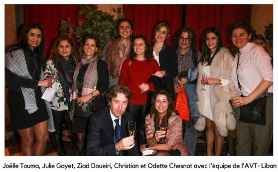 Joëlle Touma, Julie Gayet, Ziad Doueiri, Christian et Odette Chesnot avec l'équipe de l'AVT- Liban.jpg