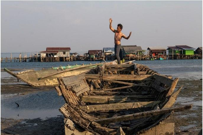 KHUN Vannak, Flotter dans l’entre-deux, 2025
