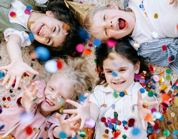 Des enfants s'amusent