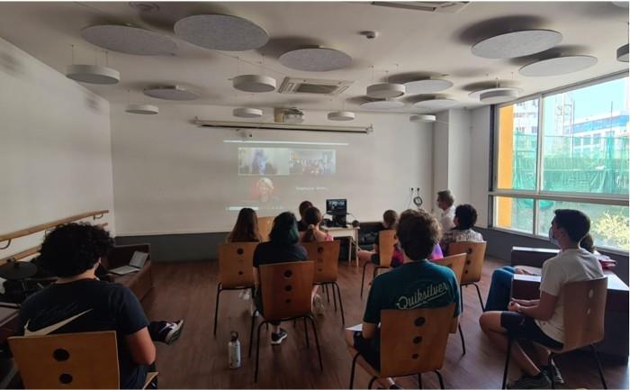 Les élèves du LFIM avec Anne Genetet