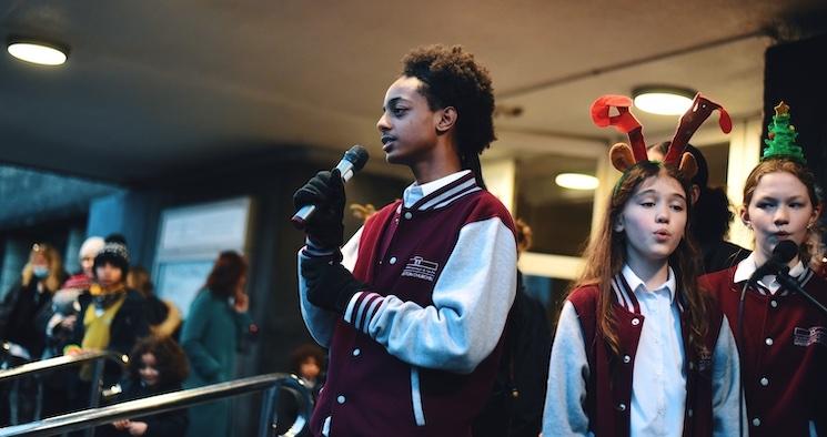 La chorale de Noël du Lycée international de londres winston churchill