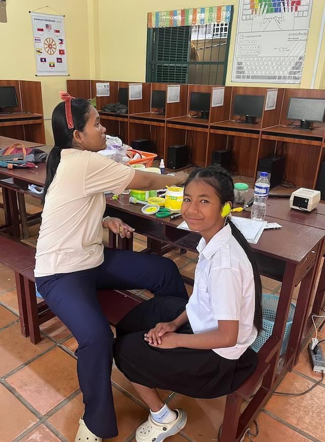 Le Cambodge en route vers l'autonomie en audiologie