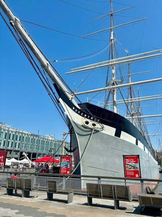 Le Wavertree à Seaport