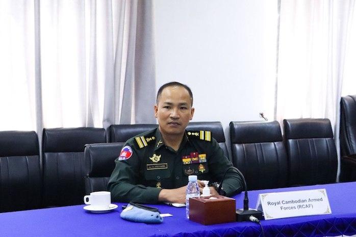 Le lieutenant-colonel NHE Panha raconte comment le français, appris dès l’enfance, a façonné sa carrière et lui a permis de servir comme Casque bleu en Afrique.