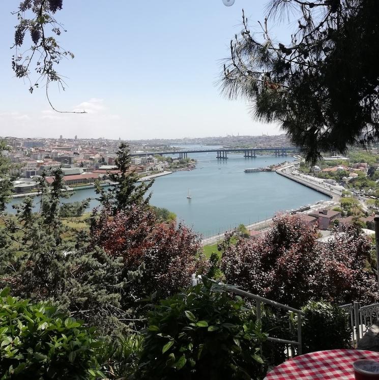 Le panorama depuis le café Pierre Loti