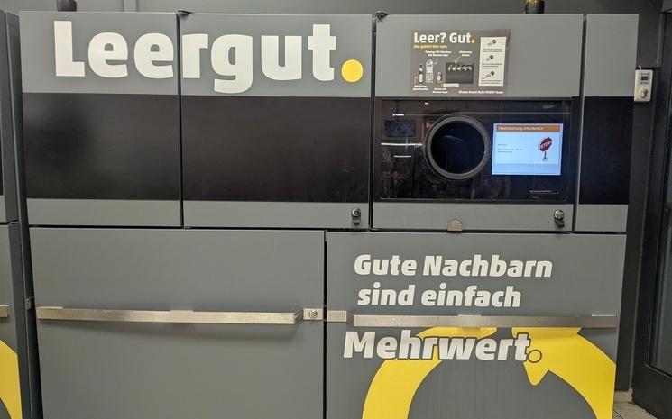 Un Leergutautomat, machine pour récupérer les consignes des bouteilles