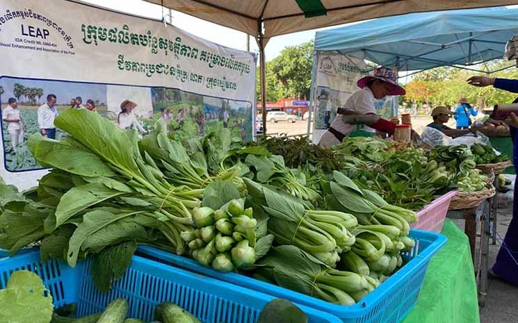 Les fruits et légumes vendus sur le marché du week-end doivent être cultivés selon des normes strictes de production agricole biologique