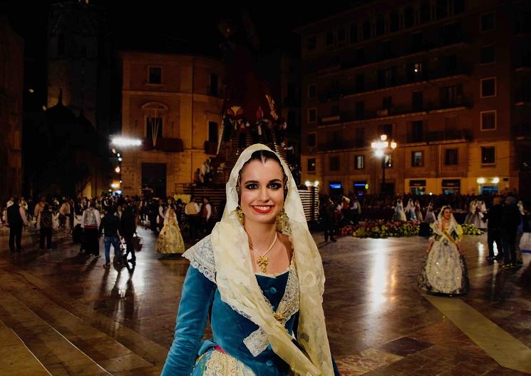 Les yeux brillants d'émotions et de souvenirs, Teresa est repartie avec de nouveaux souvenirs