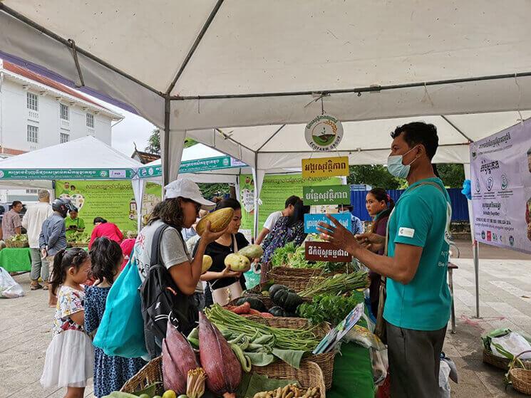 Marcher de petit producteurs à Siem Reap