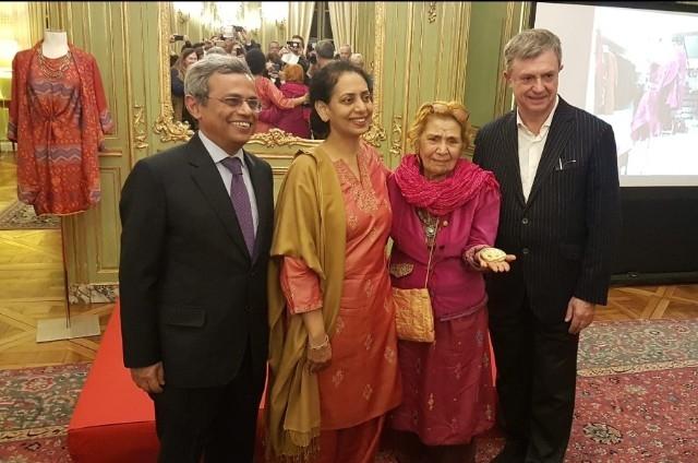 Mohanjeet avec le maire de paris et l'ambassadeur de l'Inde