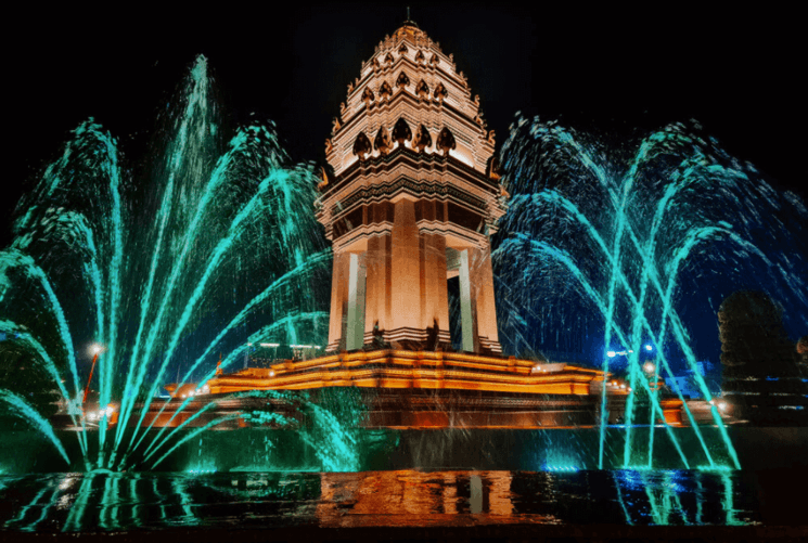 Monument de l'indépendance Phnom Penh par Manith